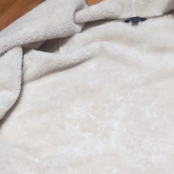 Nicole Miller Tan Casual Minimalist Jacket with Cream Lining - Picture 5 of 5